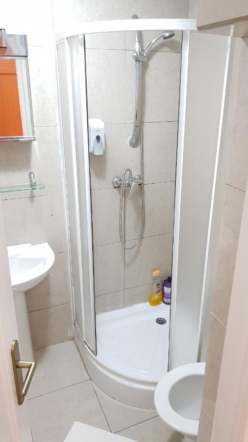 Global Downtown Apartments - Universitate - Balcescu Bucarest Esterno foto